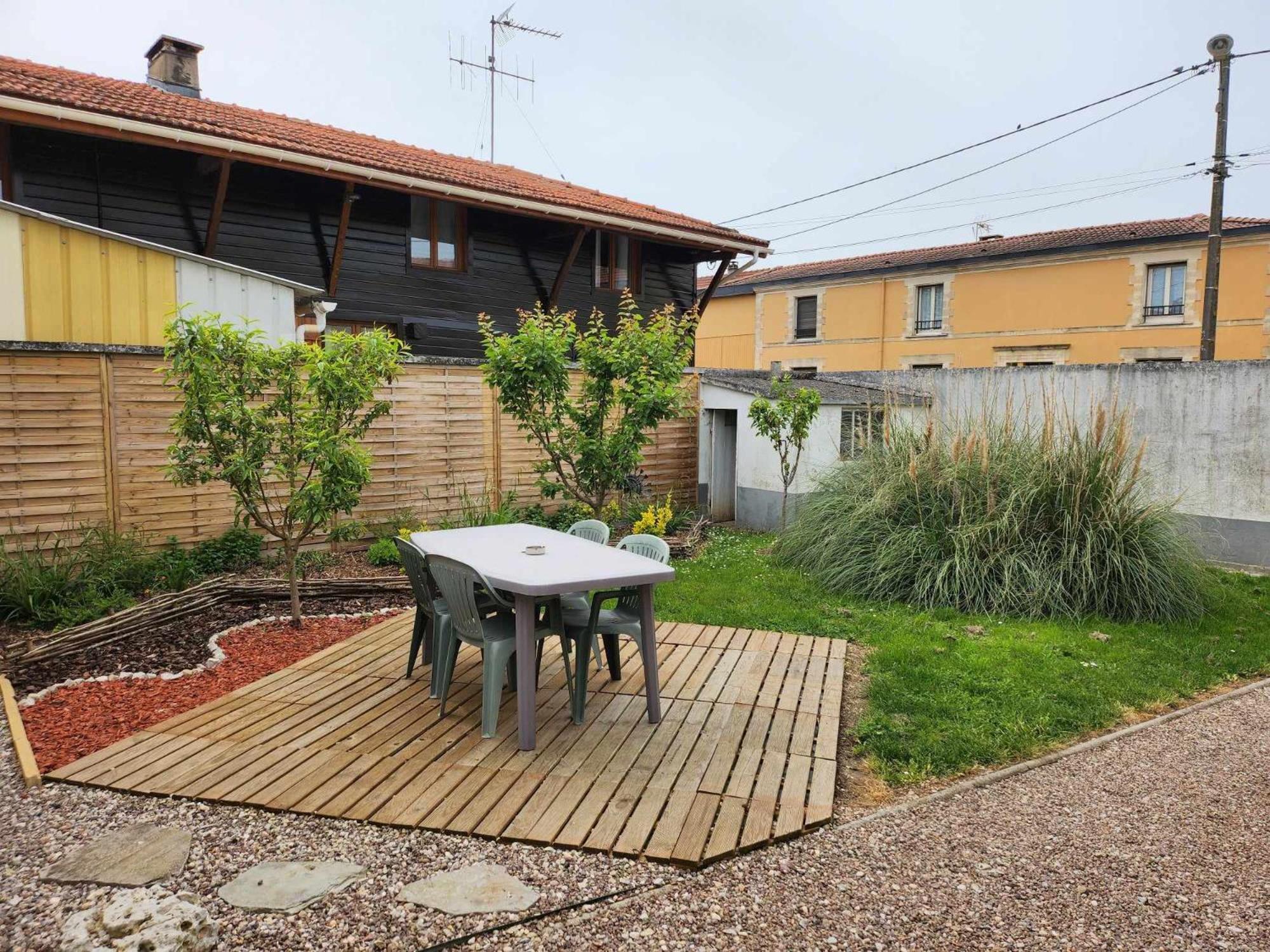 Maison De Campagne Norrois Exterior photo
